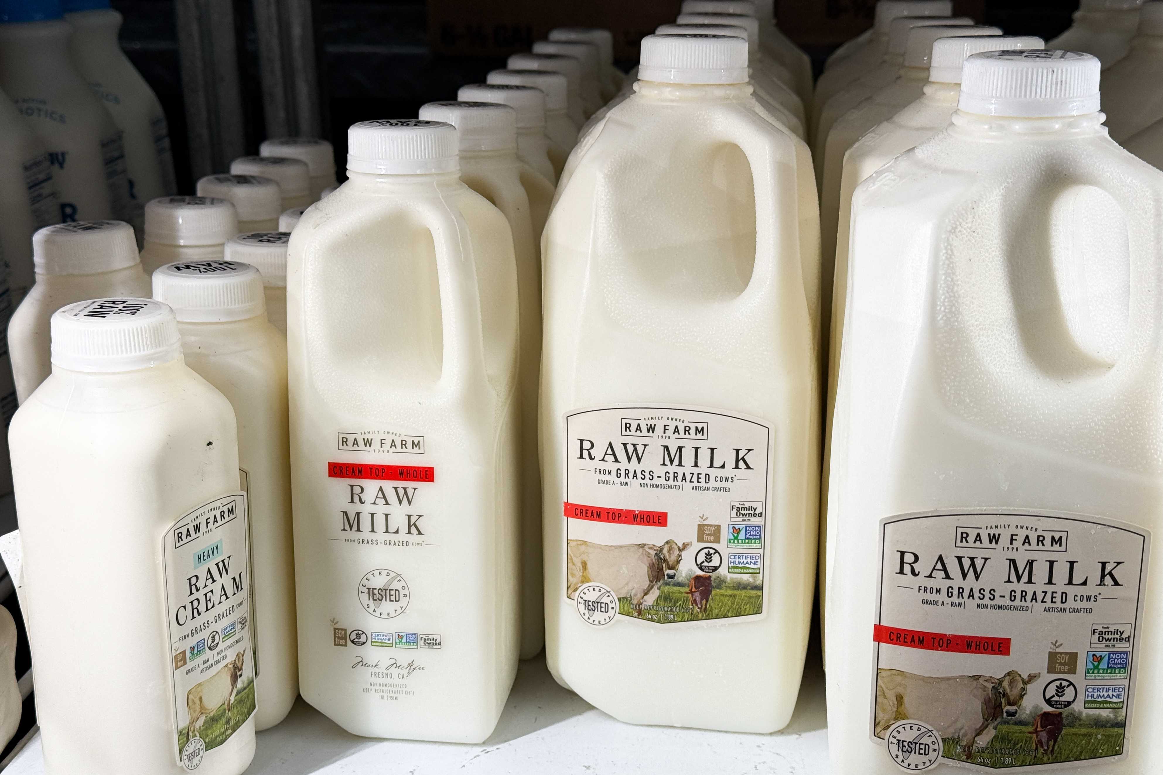 Reality TV show contestant said he drinks raw milk. Research shows that’s risky — Elm Grove Health news