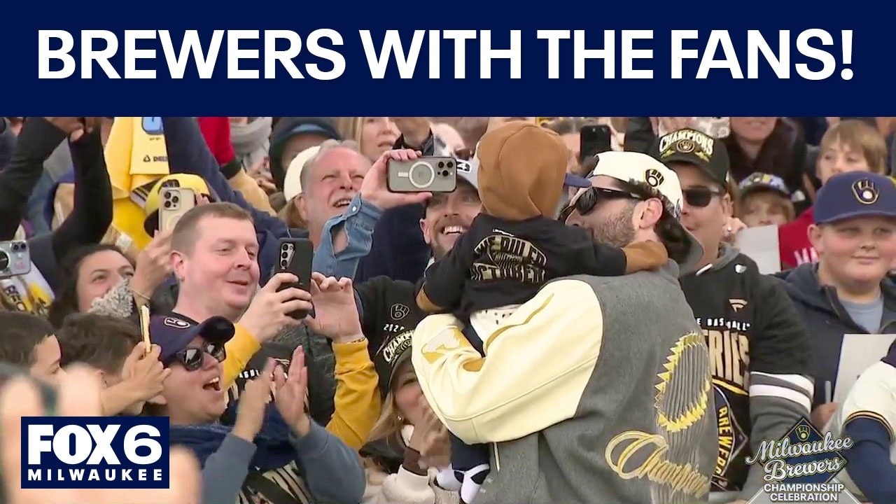 Brewers Championship Parade: Fans get up-close moments with team — FOX 6 News